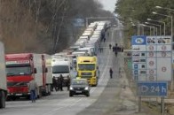 Затори у сотні авто створили поляки на кордоні з Україною перед Євро-2012