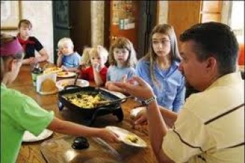 У Рівному десятеро жінок отримають звання «Мати-героїня»