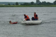 На Рівненщині холодна вода забрала життя трьох людей, п’ятьох врятували матроси МНС