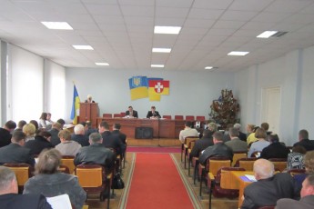 Рожищенська райрада не захотіла захистити селян від «молочної мафії»