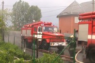 У Рівному блискавка влучила в житловий будинок та спричинила пожежу