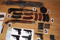 На Волині колишні судимі обстріляли автомобіль з пасажирами