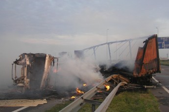 На Рівненщині в  ДТП згоріло 7 автомобілів
