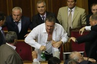 «Мовний» день у Верховній Раді: дебати переросли у бої за мову