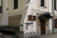 Волинська прокуратура накрила підпільний бар, яким опікувався директор «Старого міста» Рабан