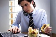 Через велику завантаженість на роботі 12% українців не підуть у відпустку