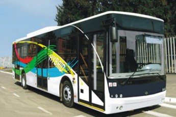 Гібридний луцький автобус «Богдан А70522» оглядають у Москві