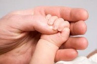 Азаров знову обіцяє підвищення виплат на народження дітей - майже 29 тисяч гривен до кінця року