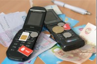 Азаров підозрює мобільних операторів в безпідставному завищенні цін на зв’язок