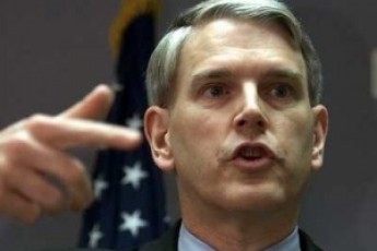 Екс-посол США обіцяє українській владі, що санкції не змусять на себе довго чекати