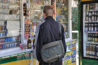 У Луцьку продають алкогольні та тютюнові вироби неповнолітнім