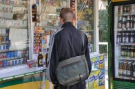 У Луцьку продають алкогольні та тютюнові вироби неповнолітнім