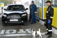 Польські прикордонники не пустили в Україну 11 машин з іноземцями без документів