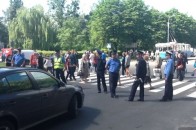 У Луцьку мешканці будинку-руїни спробували перекрити рух по вулиці Рівненській