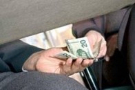 У Рівному за хабар на лаві підсудних опинився працівник правоохоронних органів