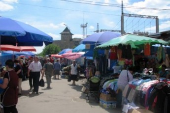 У Луцьку не знають, як справитись з масовою відсутністю офіційного працевлаштування на ринках міста