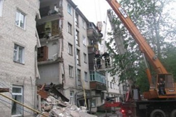 Експерти надали попередні висновки щодо причин руйнування будинку у Луцьку
