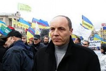 Опозиція скликає усіх на мітинг на 18.00 до Українського дому