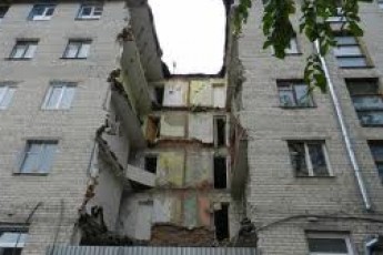 Оприлюднено висновки експертів щодо будинку-руїни у Луцьку. Реальна причина обвалу так і не вказана