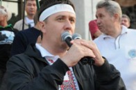 До голодуючих під Українським домом міліція не пускає швидку