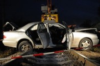 На Волині електропотяг «протаранив» автівку