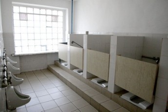 У 46 волинських школах до навчального року облаштують внутрішні туалети