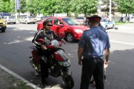 На Волині масово ловлять скутеристів без документів