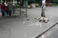Лучани бояться стояти на зупинках громадського транспорту