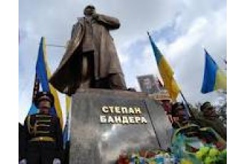 У Луцьку розпочалось встановлення пам'ятника Степану Бандері