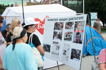 З Театрального майдану Луцька агітаційні намети зникнуть аж на 3 дні