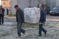 На Волині викрили підпільну цигаркову фабрику, на якій працювали раби?