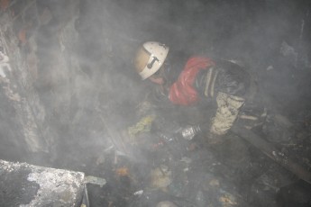 Нововолинські рятувальники витягли з осередку пожежі безпритульного