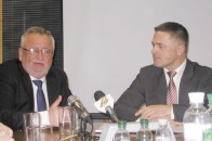 Клімчук погнався за двома зайцями і не захотів брати відпустки на час своєї передвиборчої кампанії