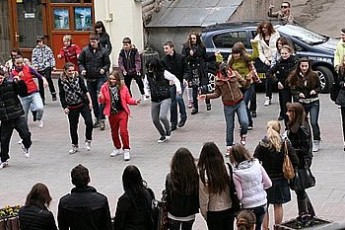 Участь у першому етапі проекту «Танцюй з нами» взяло всього 30 осіб