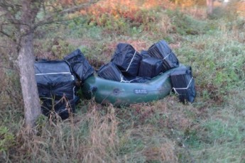 На Волині прикордонники вилучили 51 ящик сигарет