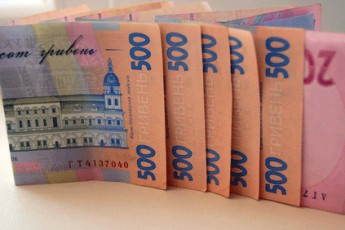Жінка поплатилась ста тисячами гривень через власну довірливість