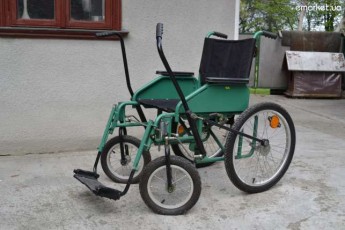 Більше двохсот волинських інвалідів отримали візки за індивідуальним замовленням