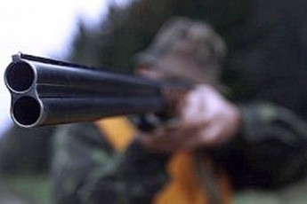 Волинянин, пристрілюючи оптичний пристріл, мало не вбив чоловіка