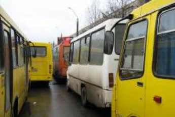 На Волині податківці виявили перевізника, у якого працювало 8 нелегальних водіїв