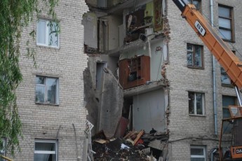 Горезвісний будинок на Рівненській ще не відремонтували, як вже обікрали
