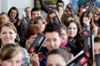 Луцьку молодь застерігають, що через соцмережі можна потрапити у рабство