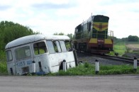 На Волині в результаті зіткнення потяга з пасажирським автобусом - шестеро постраждалих
