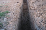 Невідомі будівельники прокопали траншею і забули повідомити лучан про неї