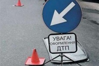 У Луцьку потерпілого діставали з понівеченого авто за допомогою гідравлічного обладнання