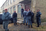 Окружній комісії в ОВО №19 рахувати бюлетні допомагає спецпідрозділ «Беркут»