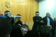 Кандидат від опозиції по виборчому округу №21 Ігор Гузь розпочав голодування в ОВК