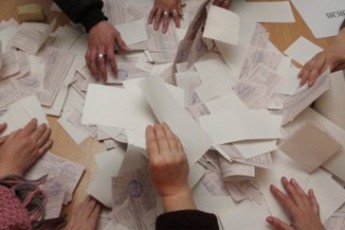 На Волині завершується підрахунок голосів… І лише скандальна Ковельська ОВК псує усю картину