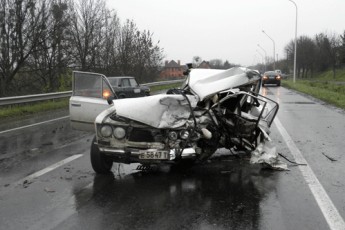 Внаслідок ДТП на Волині загинув водій легковика