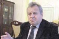 На Волині кандидат-самовисуванець після програшу почав відбирати у школи «передвиборні» подарунки