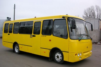 На Волині мешканці Локач дістаються на роботу з труднощами